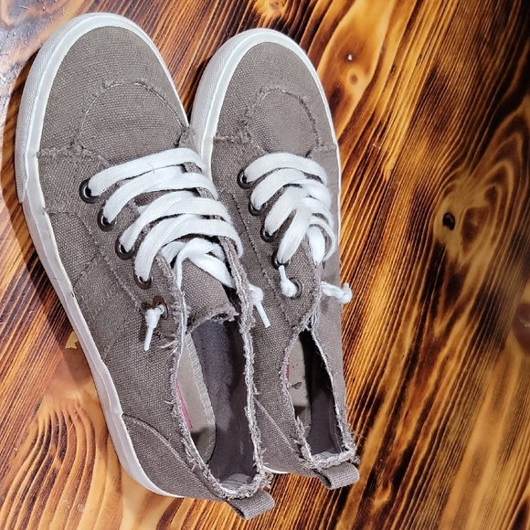 Casual Brown Canvas Sneakers - Picture 1 of 4